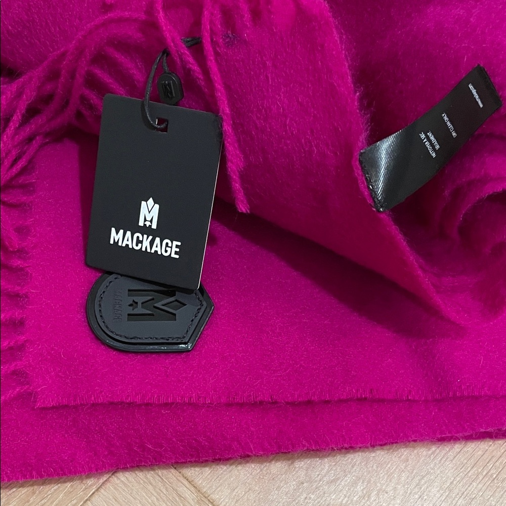 NWT Mackage LUKI Scarf Color Berry - Picture 10 of 13